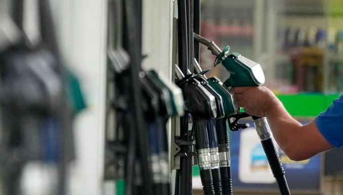 ¿Por qué la gasolina está tan cara? Aquí la razón