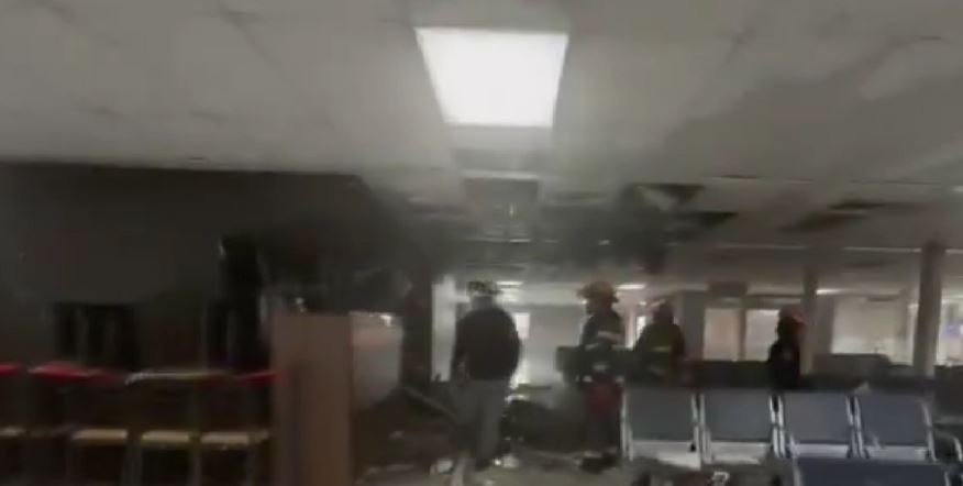 Se incendia el Aeropuerto de Monterrey y crea caos en vuelos