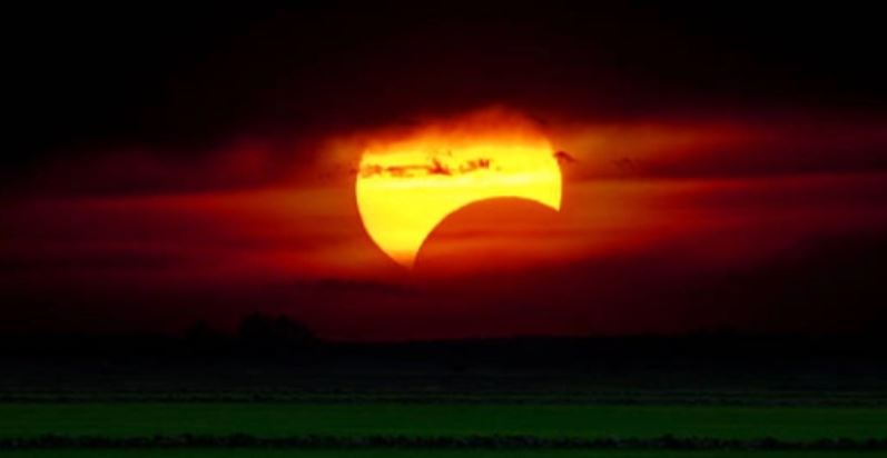¿Se verá en México el último eclipse solar de la década?