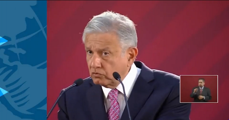 "Juan Gabriel vive por sus canciones", dice López Obrador