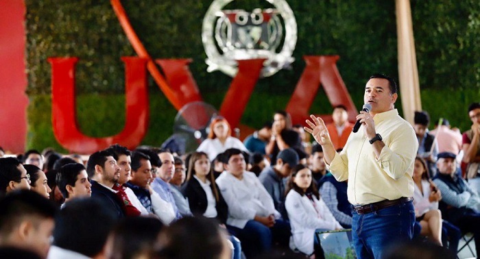 Mérida: Ofrece a universitarios oportunidades para trabajar