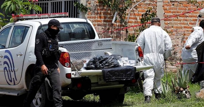 Macabro: 23 cuerpos son encontrados en una fosa clandestina de Jalisco