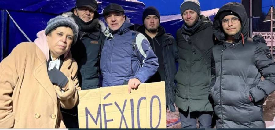 Autobús con 18 mexicanos llega a Rumania desde Kiev