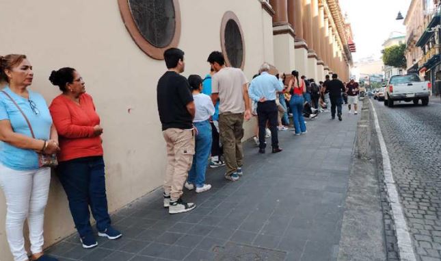 Ciudadanos hacieron filas desde anoche para votar este 2 de junio