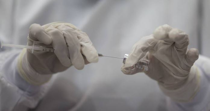 Vacuna Sinovac está derrotando al COVID en Indonesia
