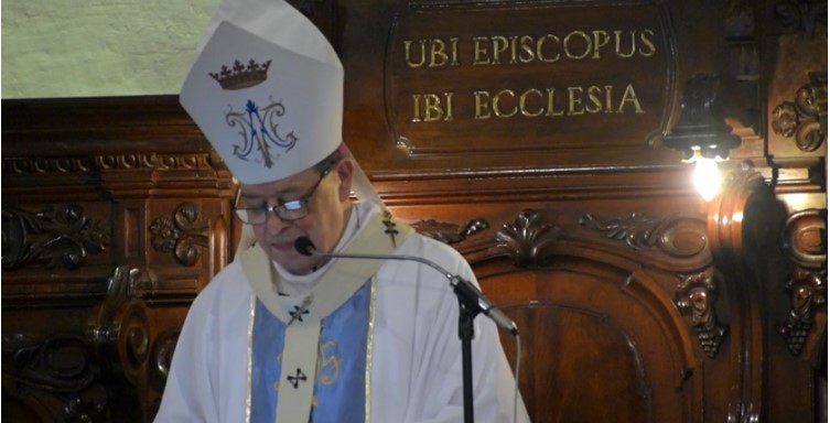 El arzobispo pide a católicos que profesen su bautismo