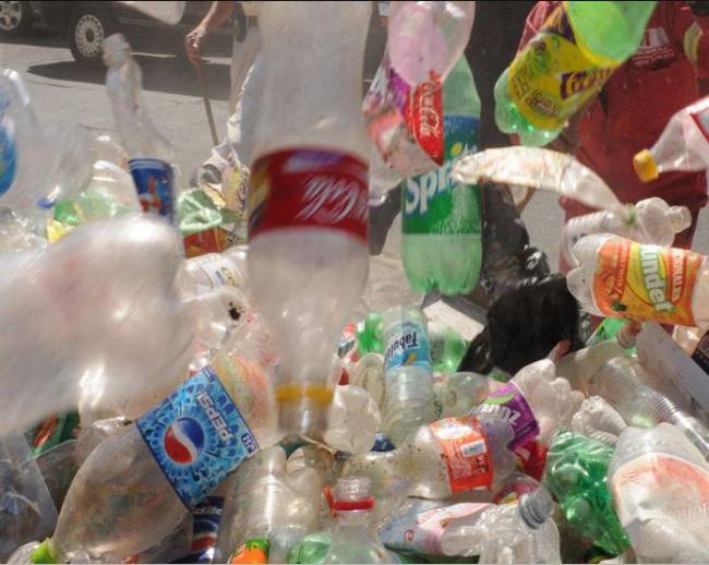 Congreso de Q. Roo prohíbe los plásticos de un solo uso