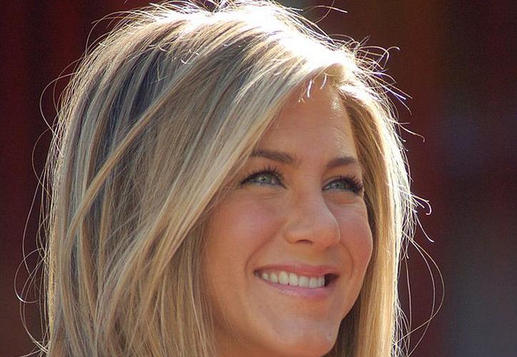 Jennifer Aniston 'rompe' Instagram con foto donde se ven ¿drogas?