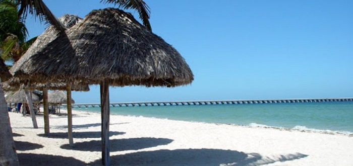 Yucatán: A partir de hoy se reabren playas y se permiten reuniones sociales